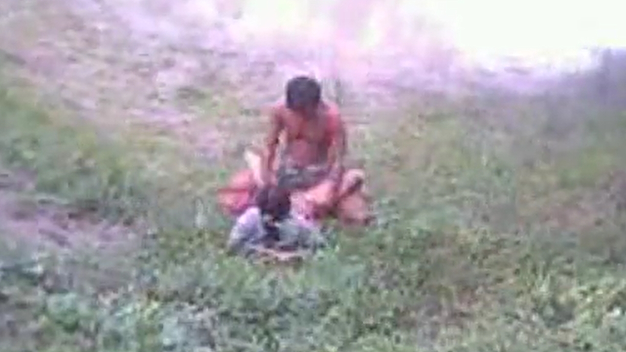 গ্রামের সুন্দরি মেয়েকে পুকুর পারে চুদে ভাইরাল করে দিলো || Bangla village sex