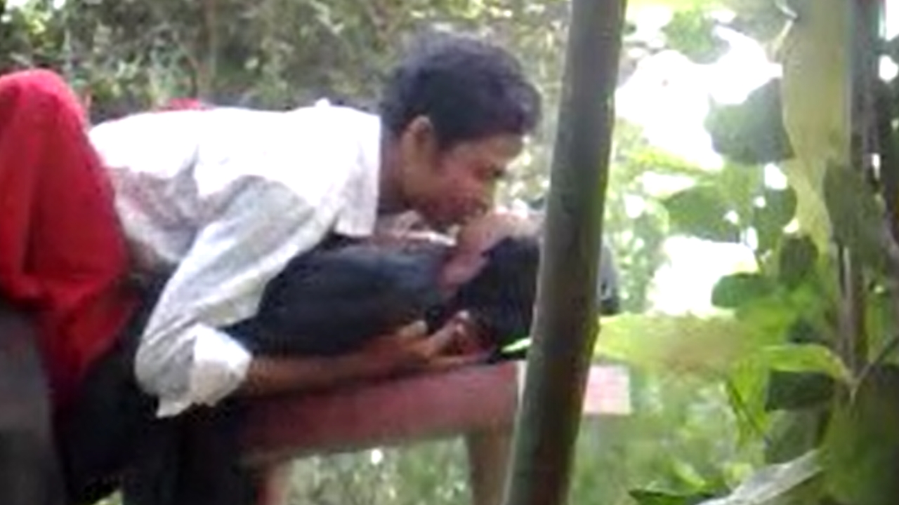 পার্কের মধ্যেই চুদাচুদি শুরু || গার্লফ্রেন্ড কে পার্কের মধ্যেই চুদাচুদি || বাংলা চুদাচুদি || X video Bangla