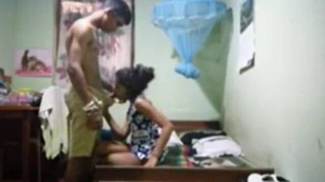 Desi MILF enjoys doggy style sex with her wild lover