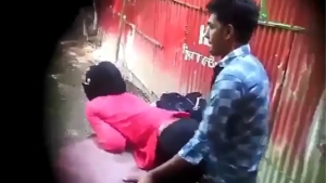 পার্কে গার্লফ্রেন্ডকে নিয়ে গিয়ে চুষে চুষে খেলাম – বাংলাদেশী XXX ভিডিও