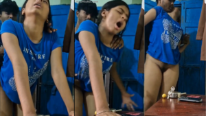 গার্লফ্রেন্ডকে বাসায় নিয়ে এনে সেই চুদে চুদলাম – বাংলা হট XXX সেক্স ভিডিও