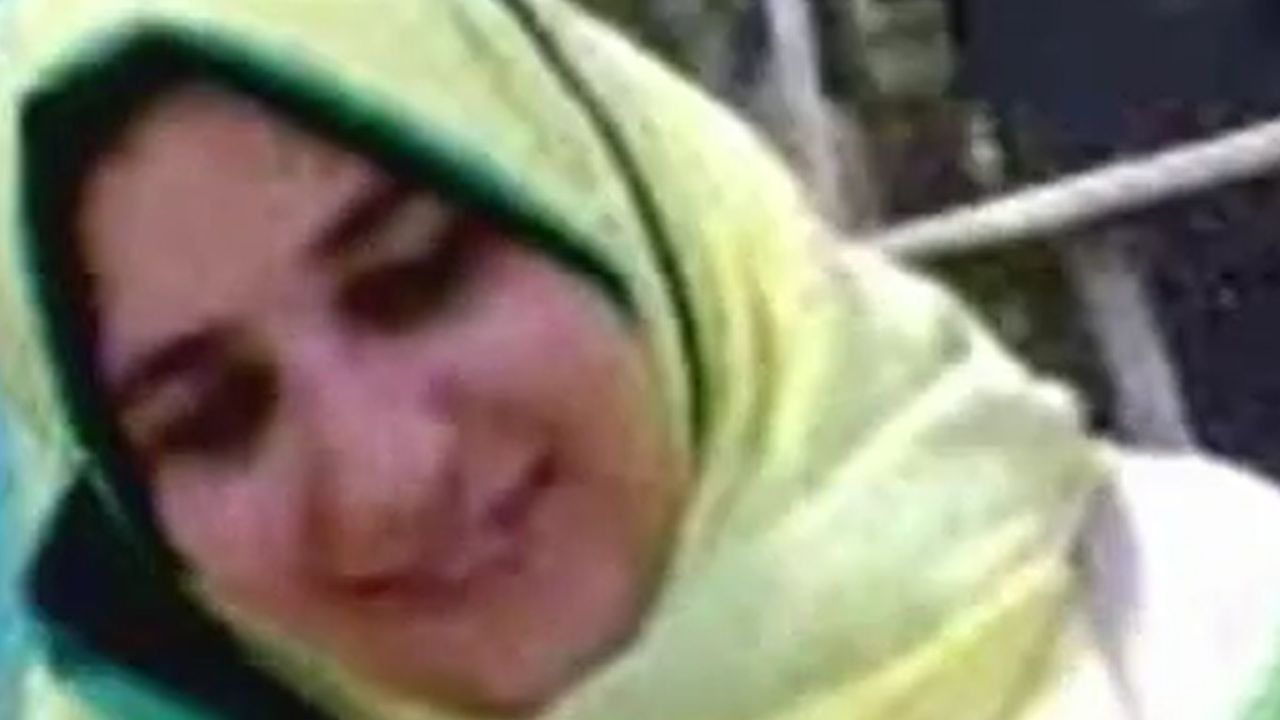 banglaxxx || Hijab Wearing Beautiful Madam Sucks Cock || হিজাব পড়া সুন্দরী ম্যাডামকে ধন চুষালো, মালের ফিগার দেখলে মাথা নষ্ট হয়ে যাবে || xxx bangla